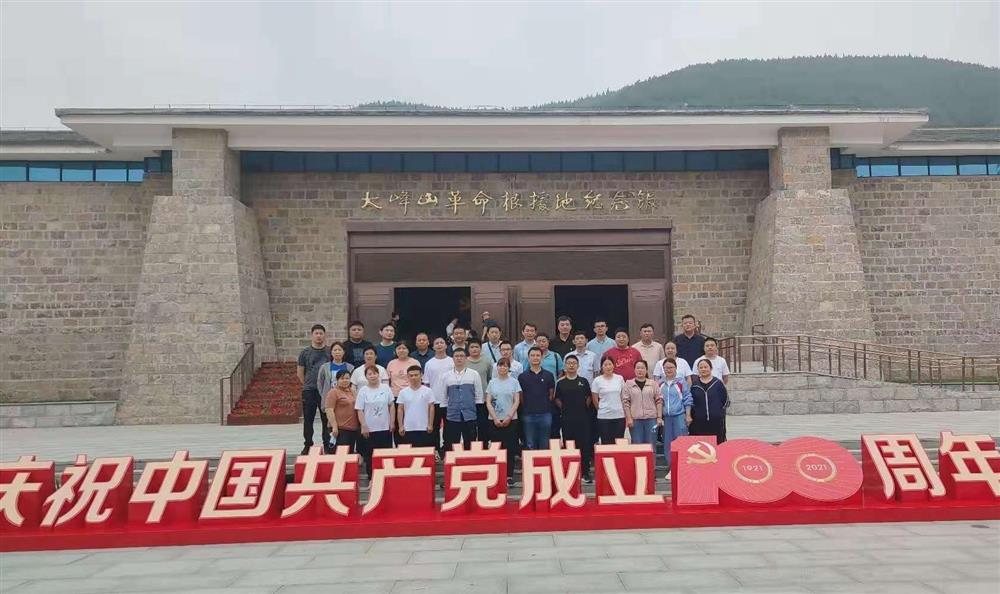 立异成长不变餐饮品德，强化办理进步经营效力